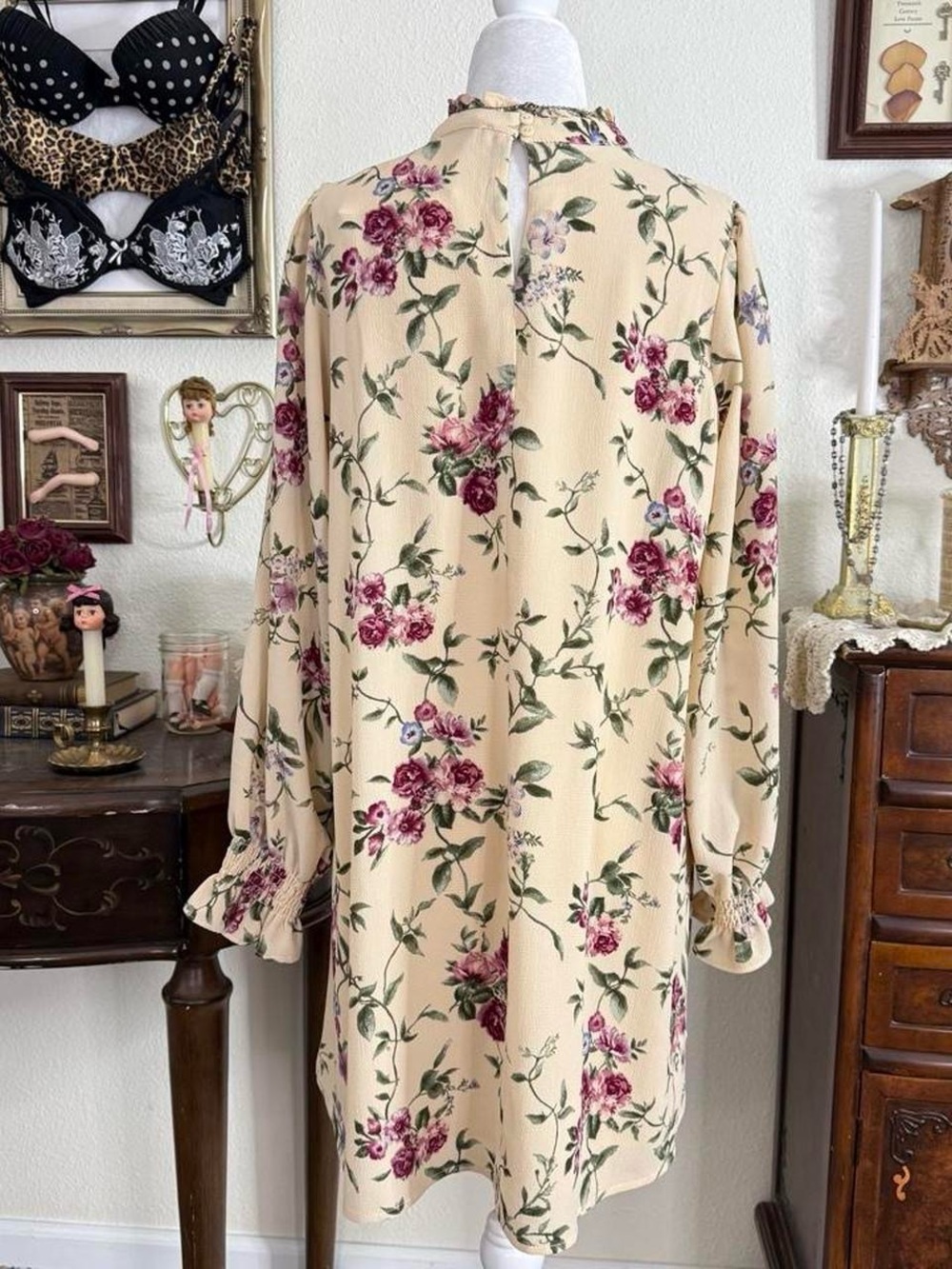 BNWT dainty fromantic high neck floral dress w ruffles - Picture 4 of 5